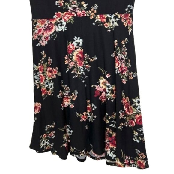 2/$30 Junior Cap Sleeve Black Floral Stretchy Sundress Partial Open Back Large - Picture 5 of 9